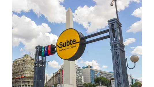El Subte vuelve a extender su horario